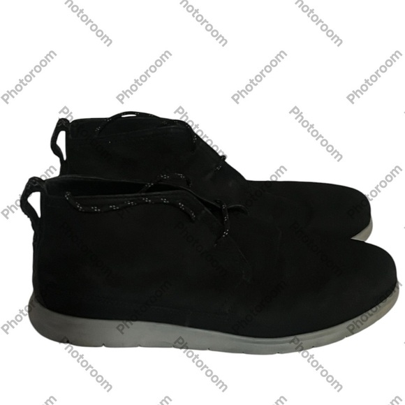 Ugg Freamon Capra Shoes Sz 8 1/2EEE - Picture 1 of 12